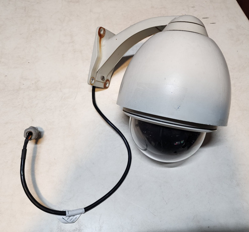 Pelco D Auto-Tracking PTZ Security Camera – Turns on, outputs video, and rotates