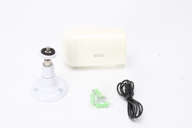 Arlo VMC2032-100NAS Essentials XL Spotlight Camera White W/ Mount and USB Cable