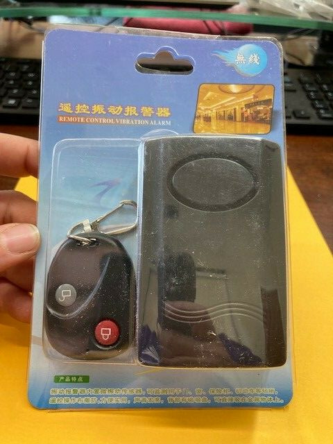 ANTI-THEFT KEYCHAIN REMOTE CONTROL VIBRATION & TONAL ALARM NEW IN BOX (SS2)