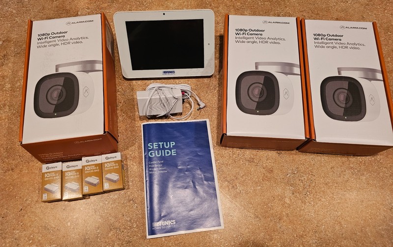 BRINKS HOME SECURITY SYSTEM WITH CAMERAS NEW NEVER USED (OPEN BOX)