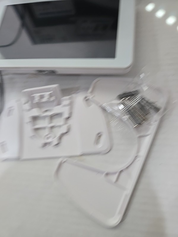 Alula Slimline Touchpad RE667W-Pro Connect Family 7" gallery