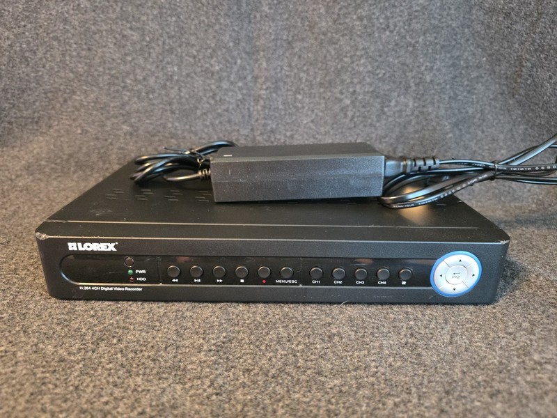 Lorex 4-Channel Model LH114000 Security Digital Video Recorder *Powers On