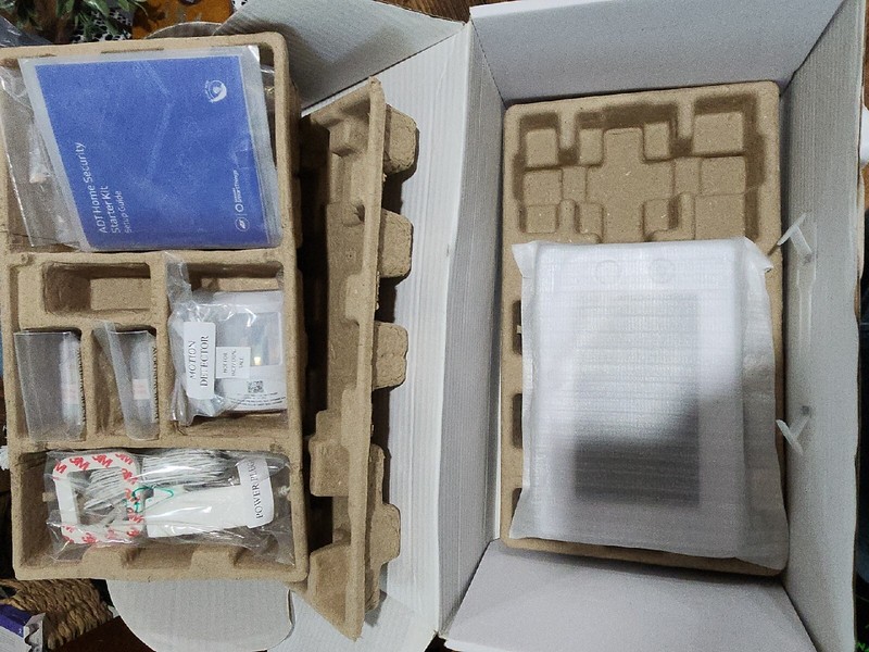 Samsung DT-STR-KT-1 SmartThings ADT Home Security Starter Kit White NEW Freeship gallery