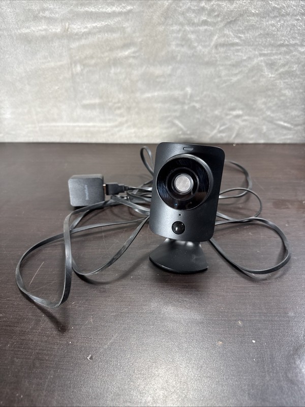 SimpliSafe Indoor Camera Wi-Fi HD Security Camera Model SSCM2 W/Cable