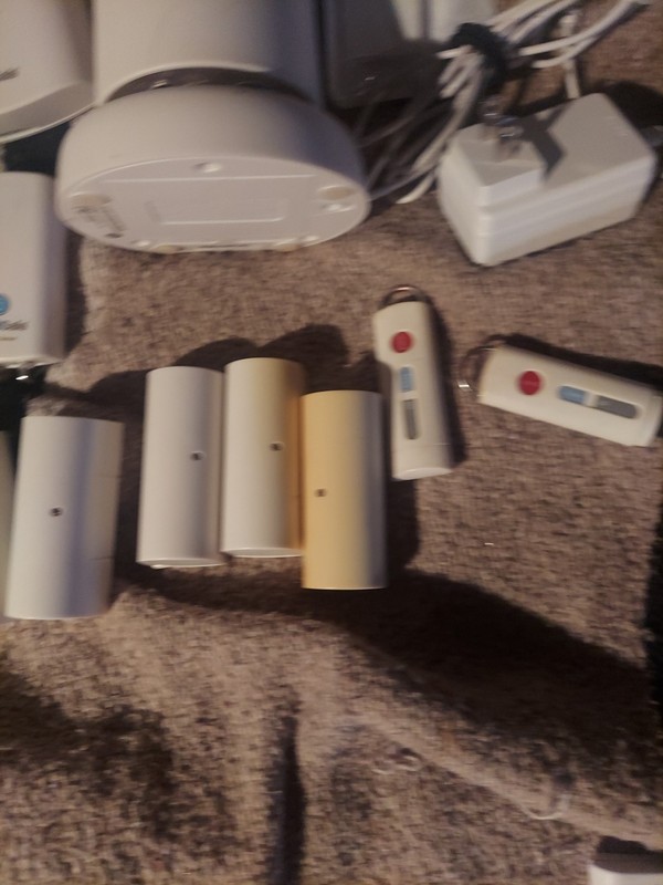 SimpliSafe Home Security System Ton Of Parts gallery