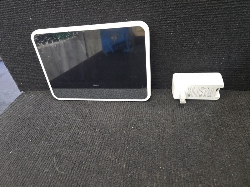 Vivint Smart Home Sky Control Panel Smart Hub W/ Power Plug SH2000-C00 Open Box