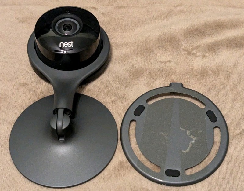 Google Nest Cam Indoor Security Camera (NC1102ES) - Fully functional orig box gallery
