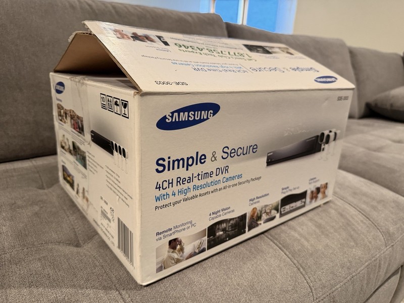 Samsung SDE-3003 4CH DVR Security System 4 Cameras New Open Box Complete gallery