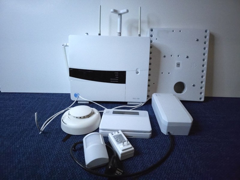 DLC-100 AT&T Digital Life Hub Home Security System w/ Cisco HPAV-100 + More