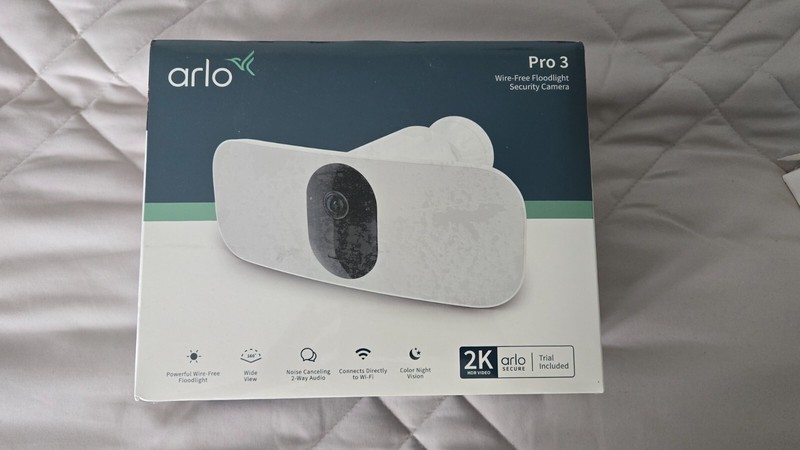 Arlo Pro 3 Floodlight Indoor/Outdoor Security Camera – White