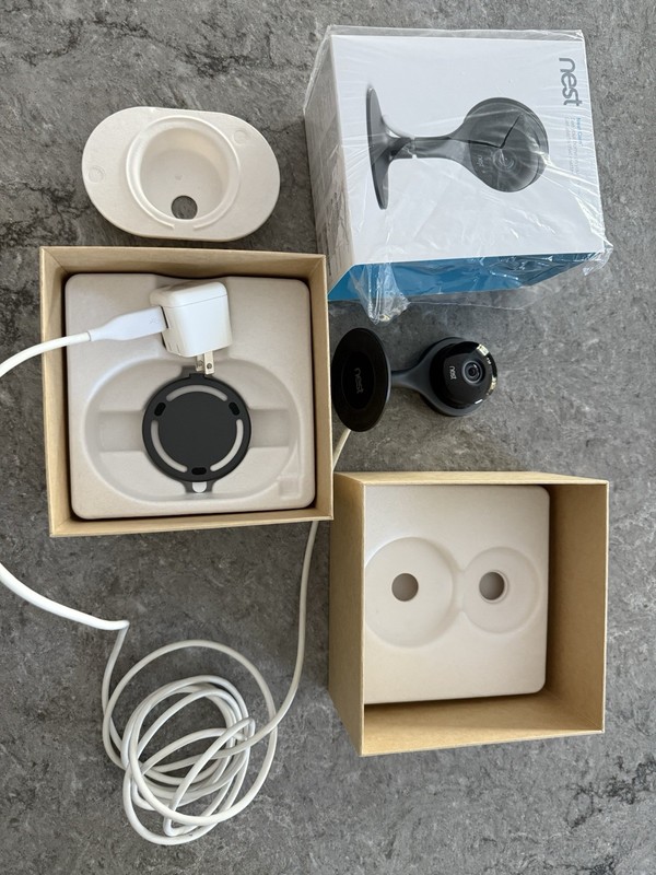Google Nest Cam Indoor Security Camera A0005 1st Gen w/ Box & All Accessories