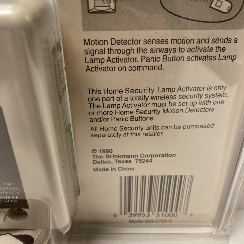 Brinkmann Home Security Wireless Motion Detector Lamp Activator Floodlight Adapt gallery