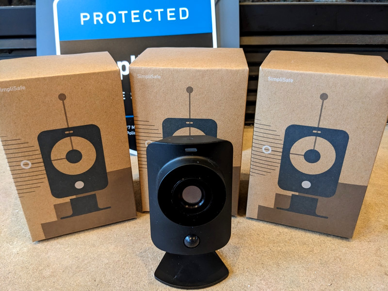 Complete SimpliSafe Security System Ready to Use Out of the Box! gallery