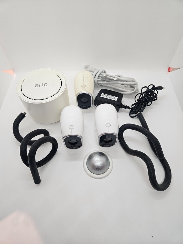 Arlo/Netgear VMB3500 Hub/Base Station & 3 x VMC3030 Wireless HD Cameras + Mounts