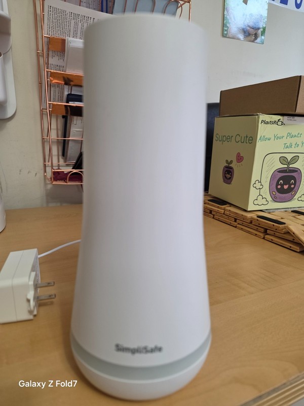 SimpliSafe SSBS3 Home Security Base Station With Power Cord plus one camera