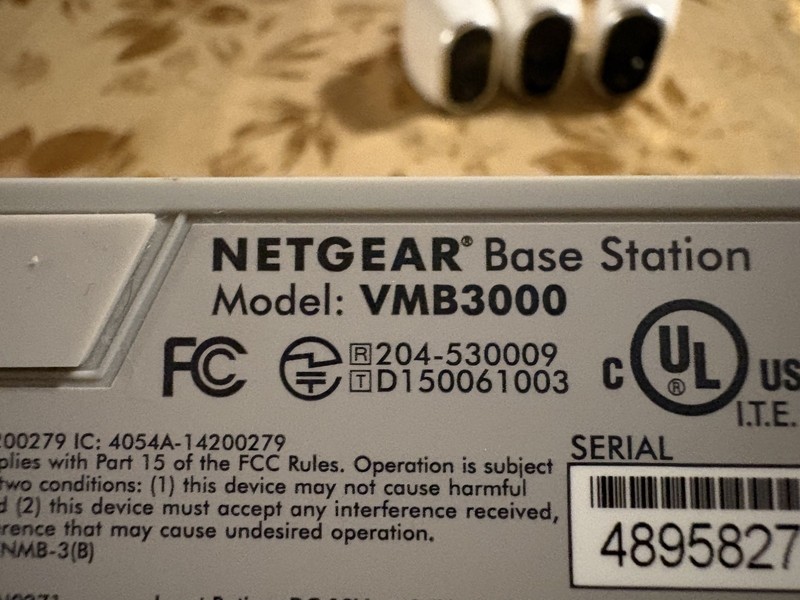 NETGEAR Base Station VMB3000 Security Hub with 3 Arlo Cameras VMC3030 gallery
