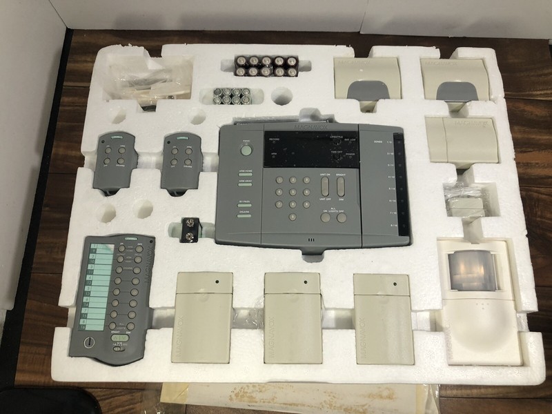 Magnavox OHC601 Wireless Home Security System Expandable New Complete SEE gallery