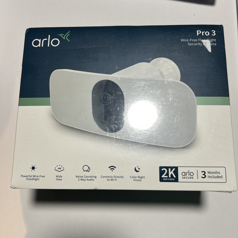 Arlo Pro 3 Floodlight Indoor/Outdoor Security Camera