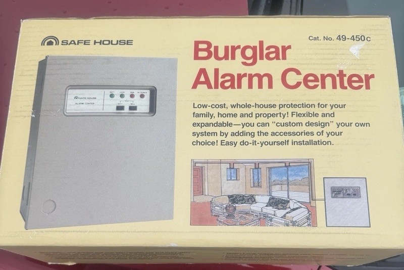 Radio Shack Safe House Burglar Fire Alarm Center 49-450A NOS NIB Unused Manual