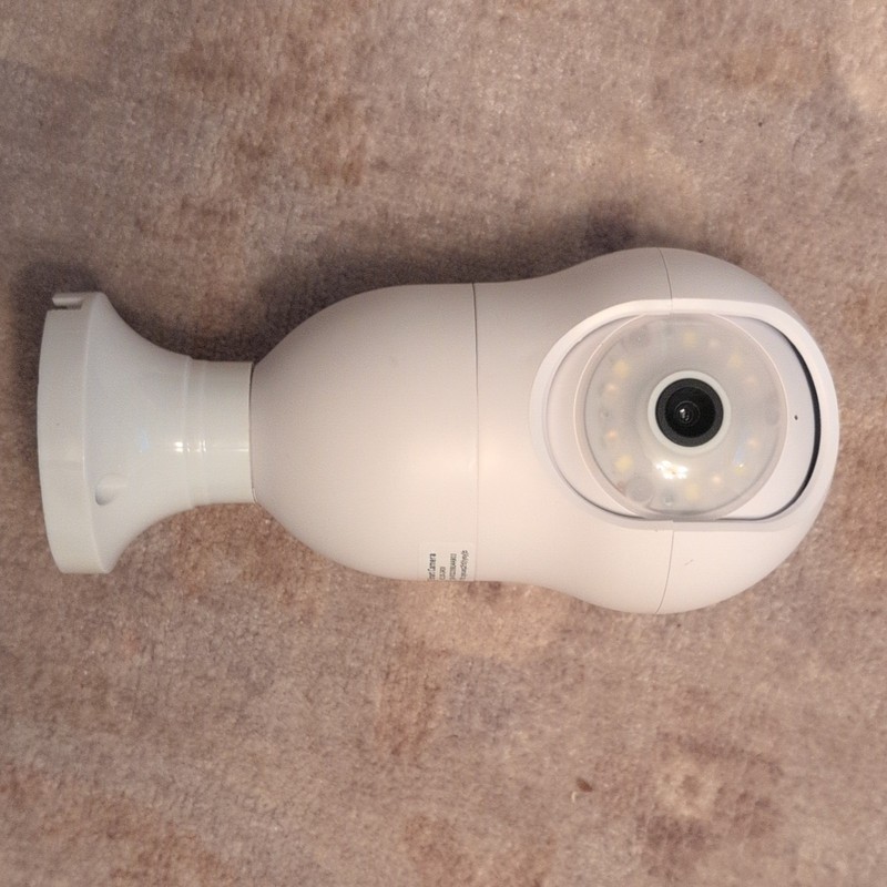 LaView Smart Camera Wi-Fi Light Bulb IP Security Camera Indoor/Outdoor White