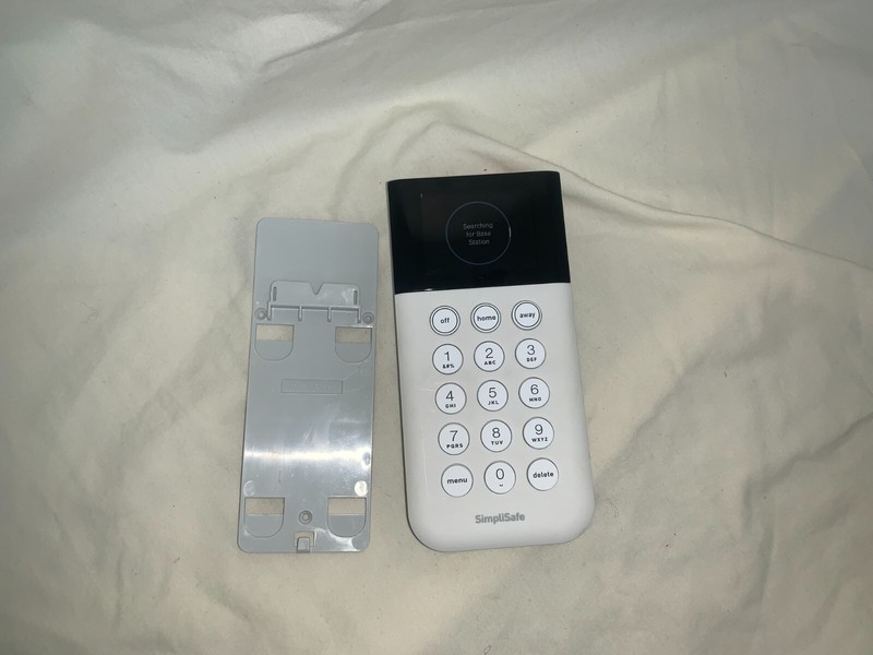 SimpliSafe Home Security System Original Wireless Keypad Remote White SSKP3 NICE gallery
