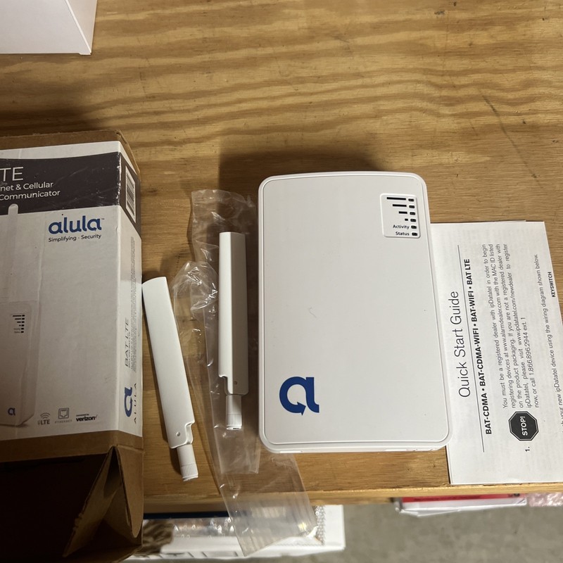 DSC LE4000-AT Cellular Wireless Alarm Communicator - White - New Open Box gallery