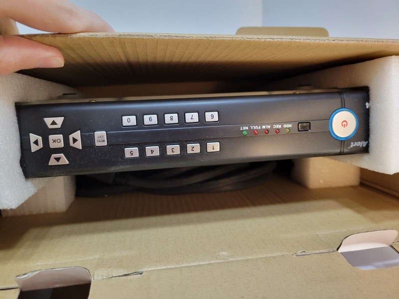 First alert 500gb DVR Security System 4 channel used 3 cameras untested gallery