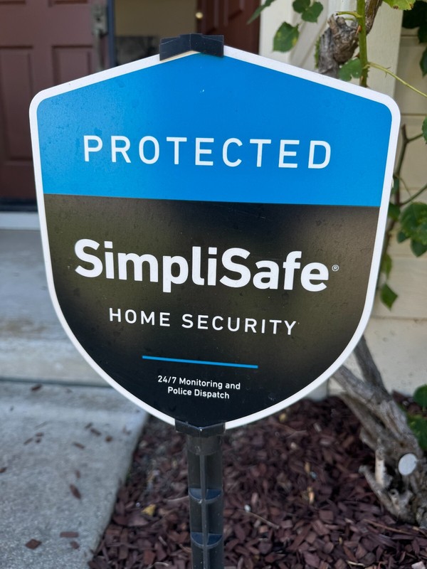 SimpliSafe 15 Piece Home Security System with Indoor Camera & Smart Lock gallery