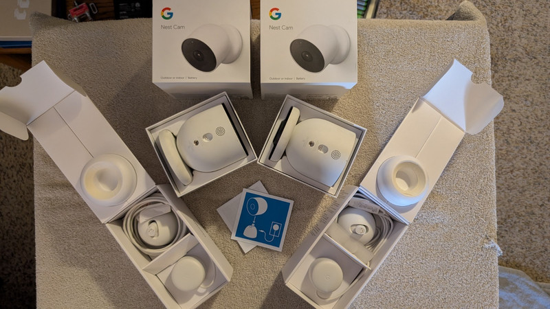 Google Nest Cam (Battery) with Official Desktop Stands – 2nd Gen – Snow