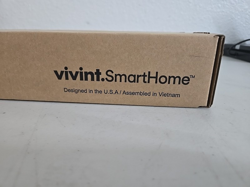 Vivint Smart Home Panel Smart Hub VS-SH2000-C00 White gallery