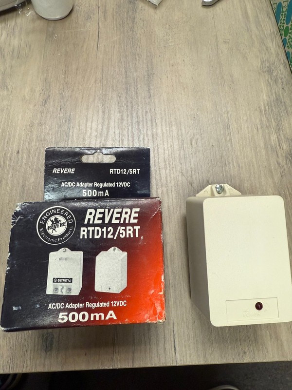 REVERE RTD12/5RT 12VDC Regulated 500mA Power Supply, w/ LED
