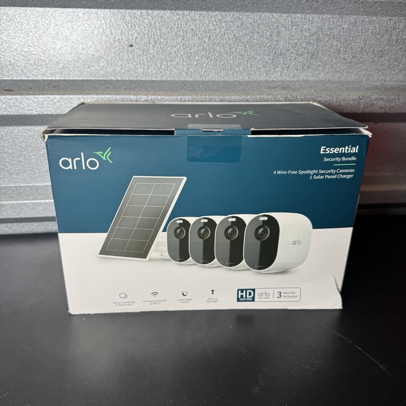 ARLO ESSENTIAL SPOTLIGHT CAMERA + SOLAR PANEL (4 CAMERAS + 1 SOLAR PANEL)
