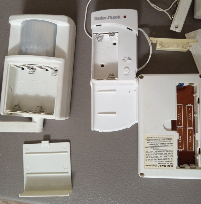Radio shack Plug'n Power Compatible Wireless Security System Cat. No 49-2551A gallery
