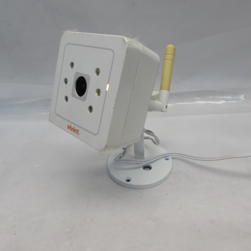 Vivint ADC-V520IR Indoor Wireless IP Camera w/Night Vision, Stand, Antenna, Cord