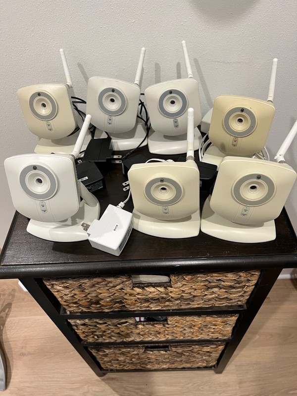Lot of 8 Sensormatic ADT Pulse RC8021W-ADT Wireless Indoor Security Camera gallery