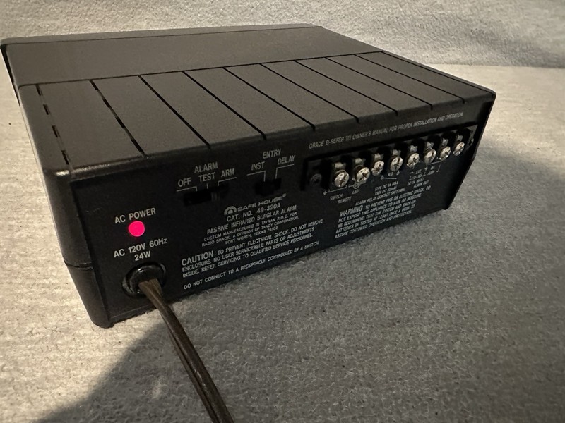 SAFE HOUSE 49-320A - Radio Shack Passive Infrared Home Burglar Alarm RD gallery