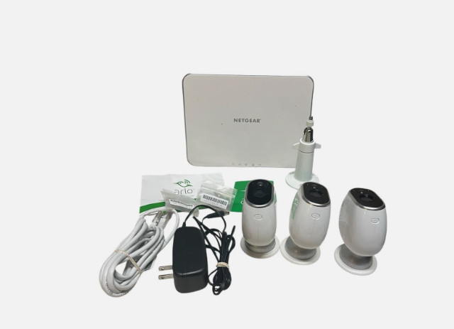 Arlo 4 Camera Wireless Security System Motion Detection Night Vision VMS3430