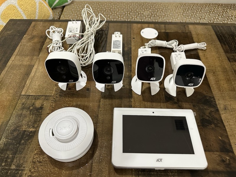 ADT Command Security System 4 Cameras OC845 RC845 Smart Home Touchscreen