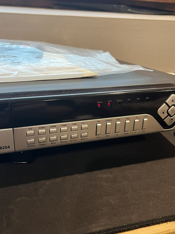 Digital QSDF8204 Video Security Recording System with Camera & Accessories gallery