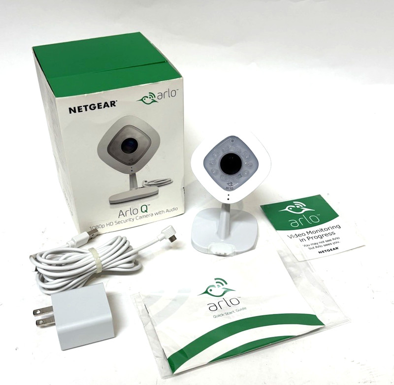 Arlo Q VMC3040-100NAS 1080p HD Wireless Security Camera w/Speaker & Microphone