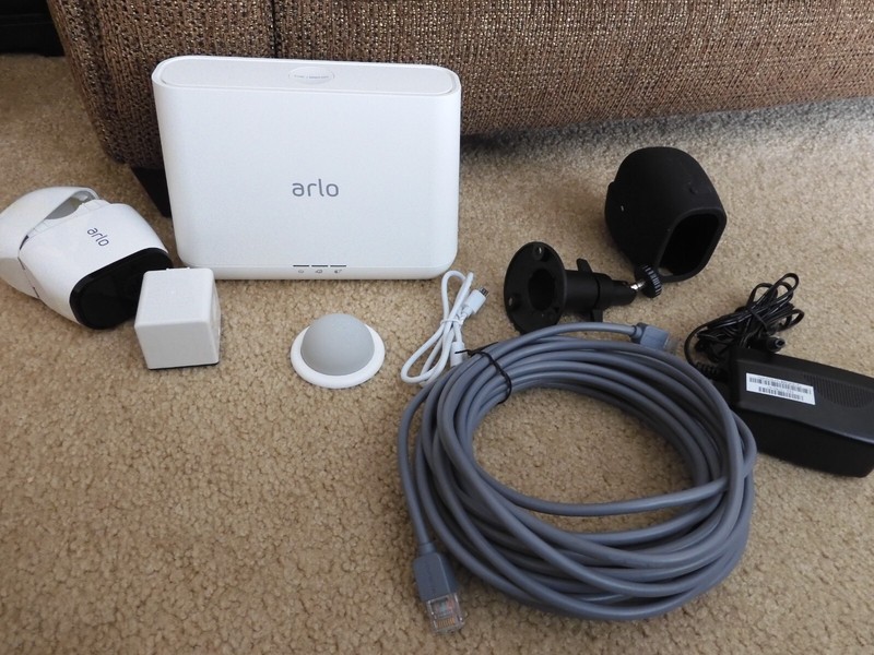 ARLO PRO VMC4000 SECURITY SYSTEM WITH CAMERA & ACCESSORIES