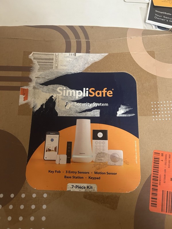 SimpleSafe Home Security System with Smart Alarm Wireless Indoor Camera 6-Piece