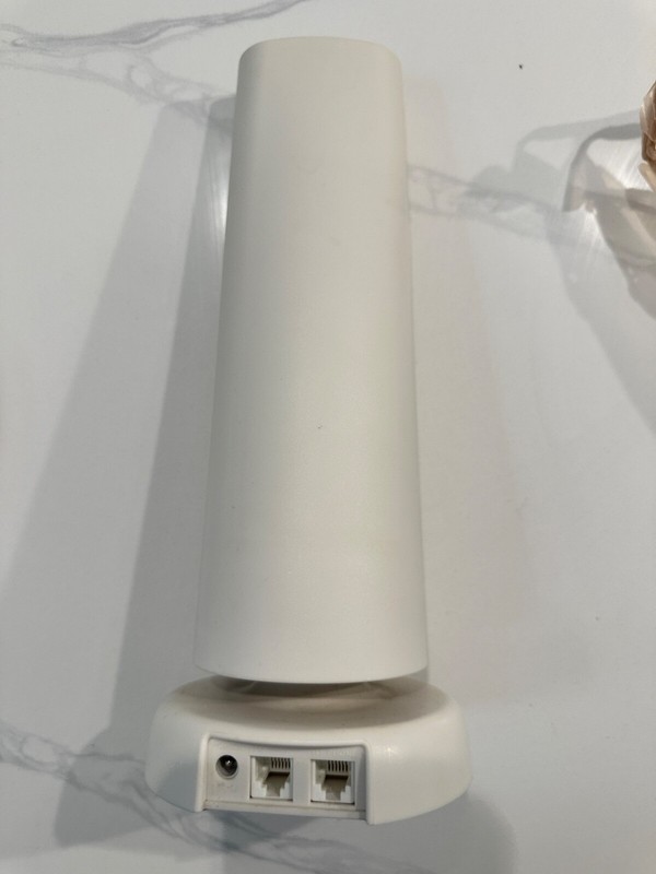 Simplisafe Security System 10 Pieces, Base Station, Motion Sensor, And More gallery