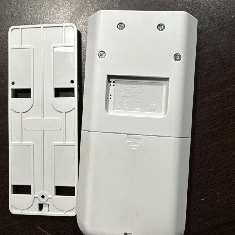 SimpliSafe Home Security System Bundle Keypad Siren Smoke Detector & 3 Fobs gallery