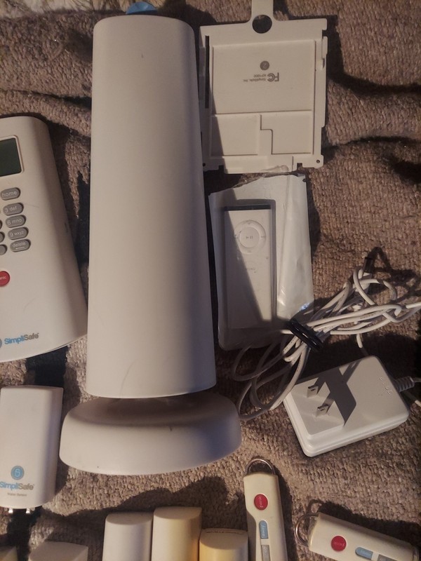 SimpliSafe Home Security System Ton Of Parts gallery