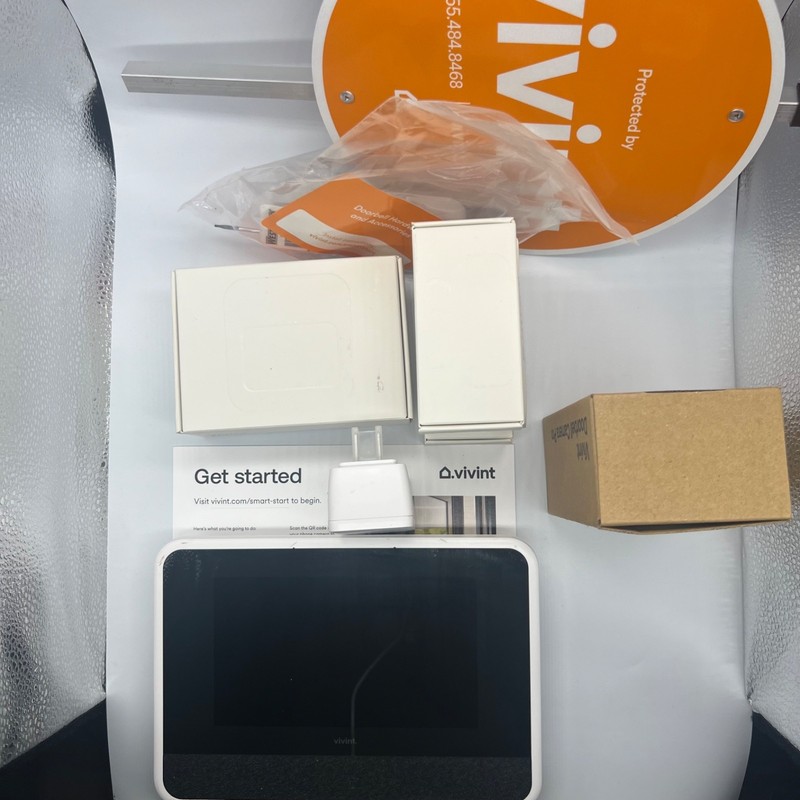 Vivint Security System Control Panel Doorbell Camera 3 Door/Window Sensor Motion gallery