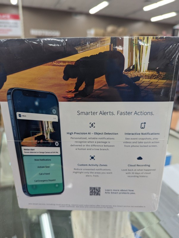 Arlo Pro 4 3 Cam Bundle (3 Cameras, 6 Mounts, + 1 Solar Panel). Store gallery