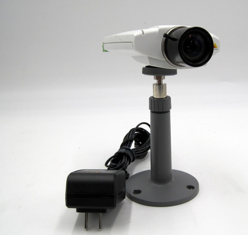 AXIS 210 NETWORK CAMERA W/Power supply
