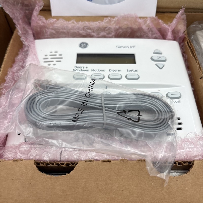 GE Simon Interlogix XT 600-1054-95R-SUM4 Home Security Unit With Battery gallery