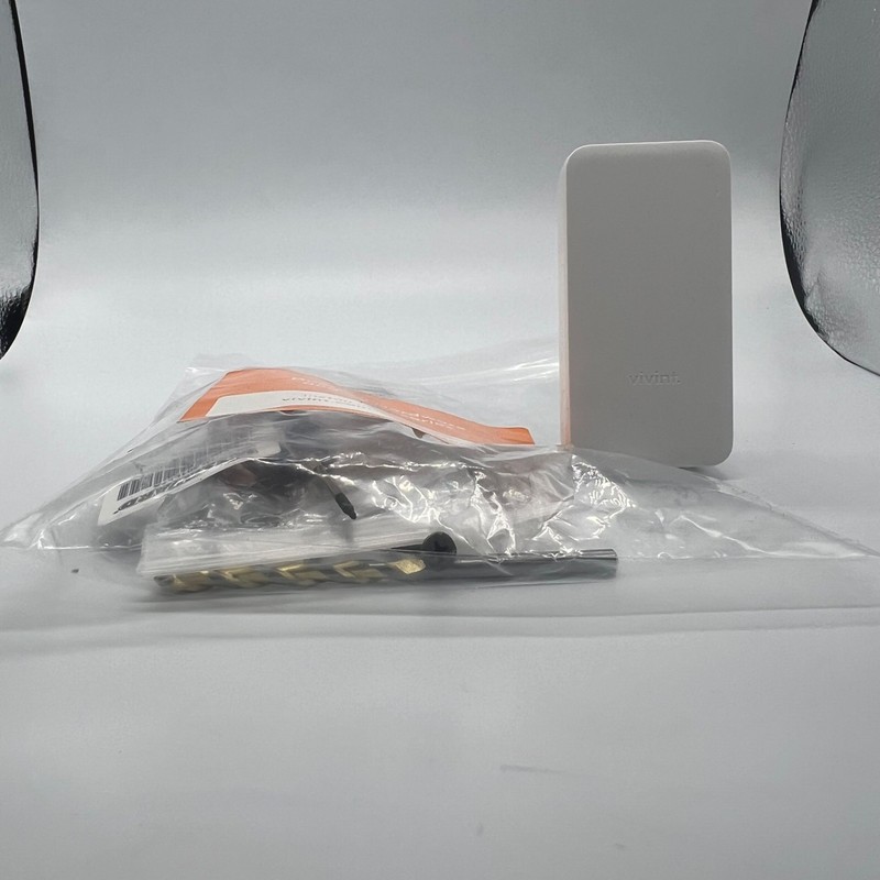 Vivint Security System Control Panel Doorbell Camera 3 Door/Window Sensor Motion gallery